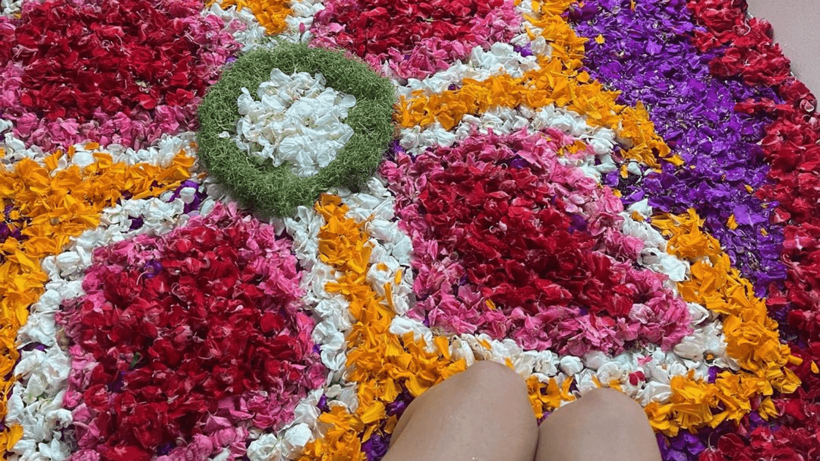 BLOSSOM BLISS - THE WORLD'S BEST FLOWER BATHS